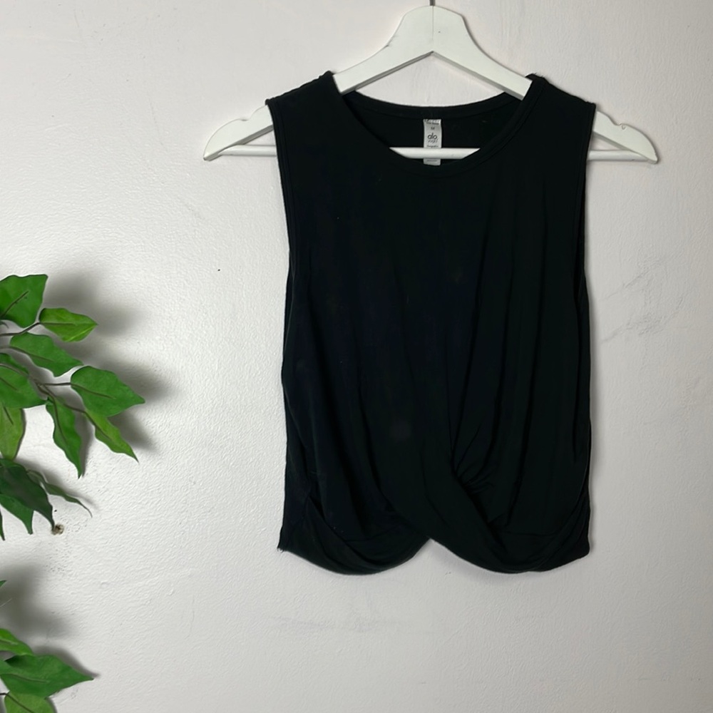 🧘🏽 ALO YOGA crop top cropped tank top sleeveless t shirt tee soft stretch 🧘🏽
